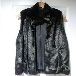 Women's faux fur vest
